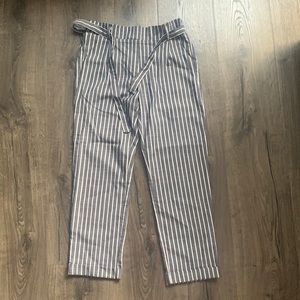 Girls Forever 21 cropped pants